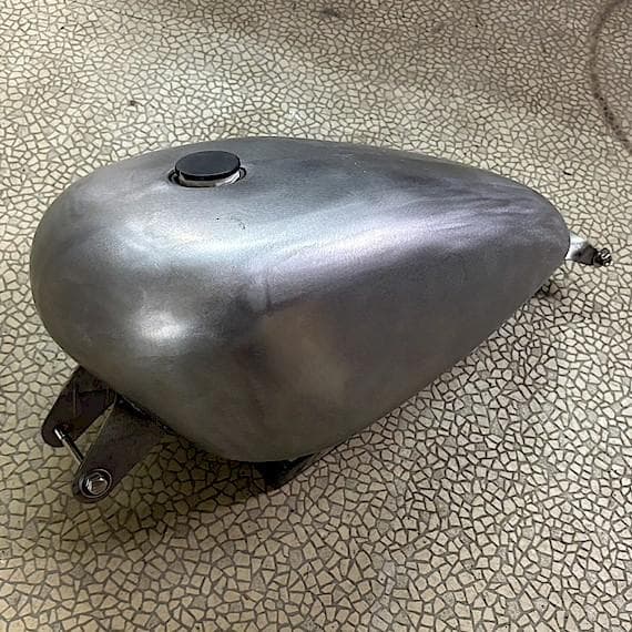 ハーレースポーツスター インジェクション用タンク 14.4L 新品 レプリカ品