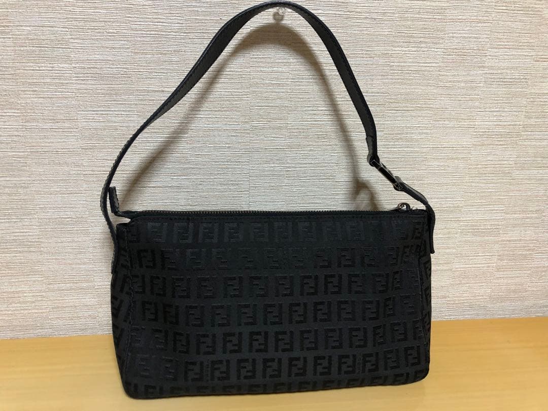 FENDI フェンディ ズッカ柄 ワンショルダーバッグ　アクセサリーポーチ