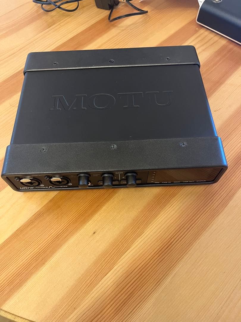 motu ultralite mk5 箱付き