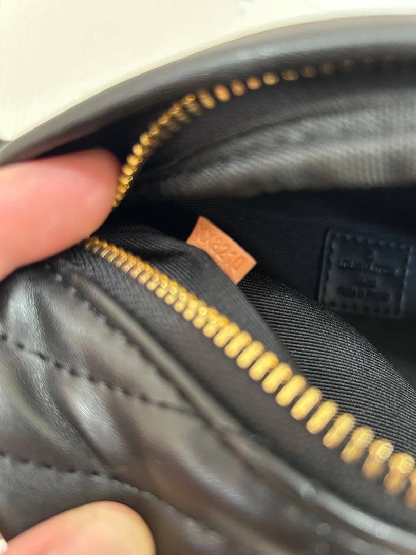 ボディバッグ　バッグ