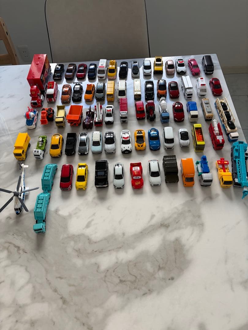 トミカ ミニカー 80台 まとめ売り トミカケース おかたづけコンボイ