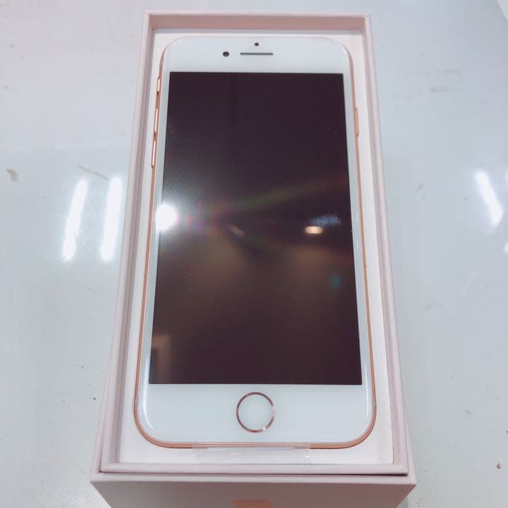 iPhone 8 64GB ゴールド auのみ