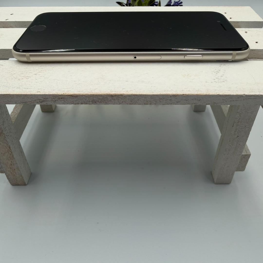 iPhone SE第3世代 64GB スターライト 241