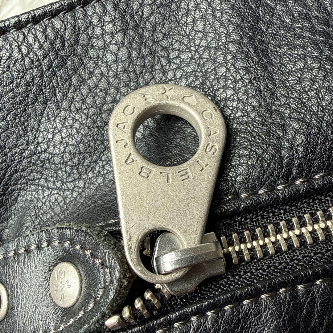 美品✨カステルバジャック ショルダーバッグ レザー 牛革 デカロゴ 黒 シボ革