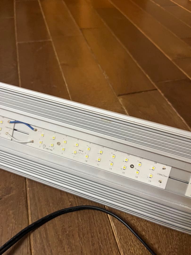 アクロトライアングルTRIANGLE LED VIVID 900 90cm