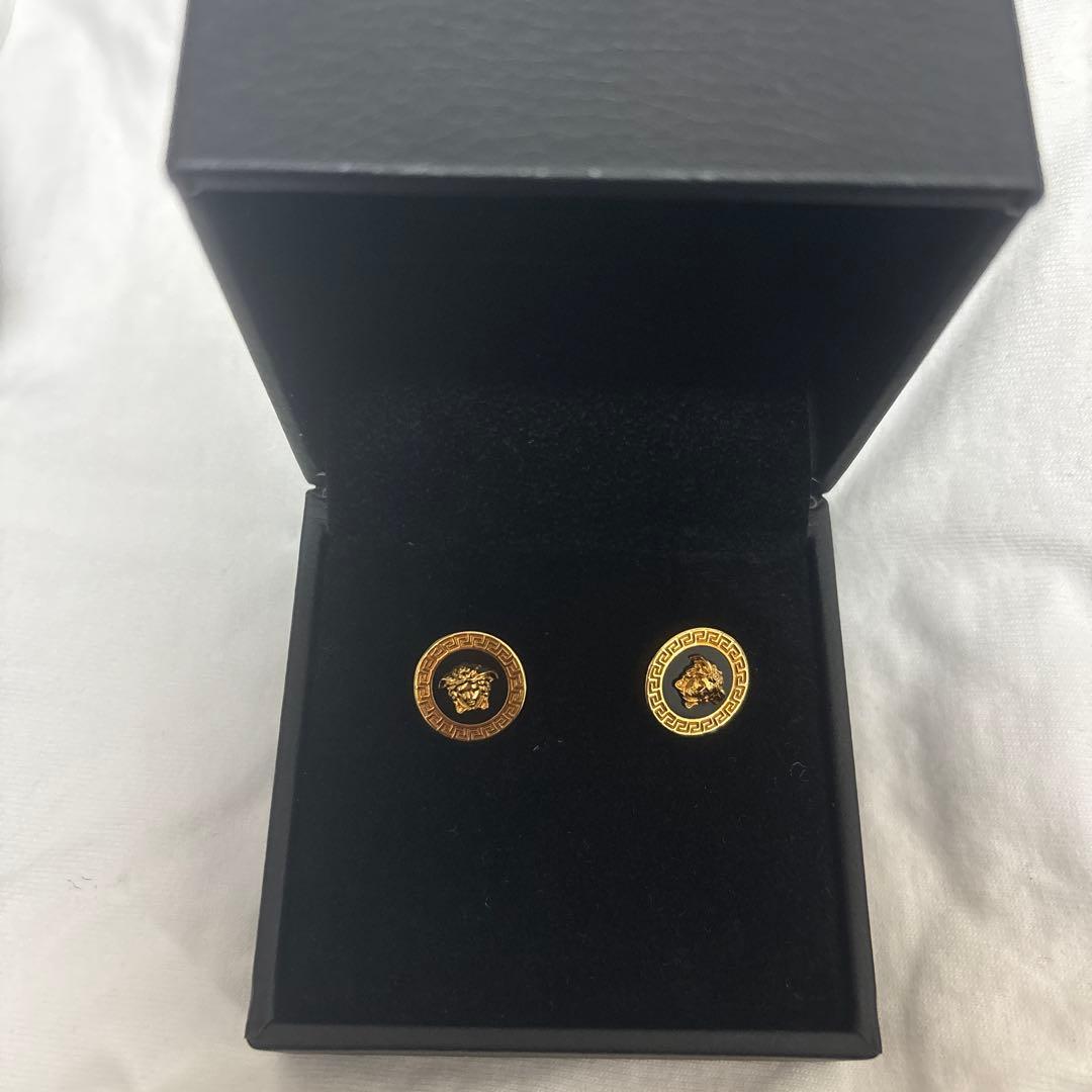 ヴェルサーチ　スタッド　ピアス