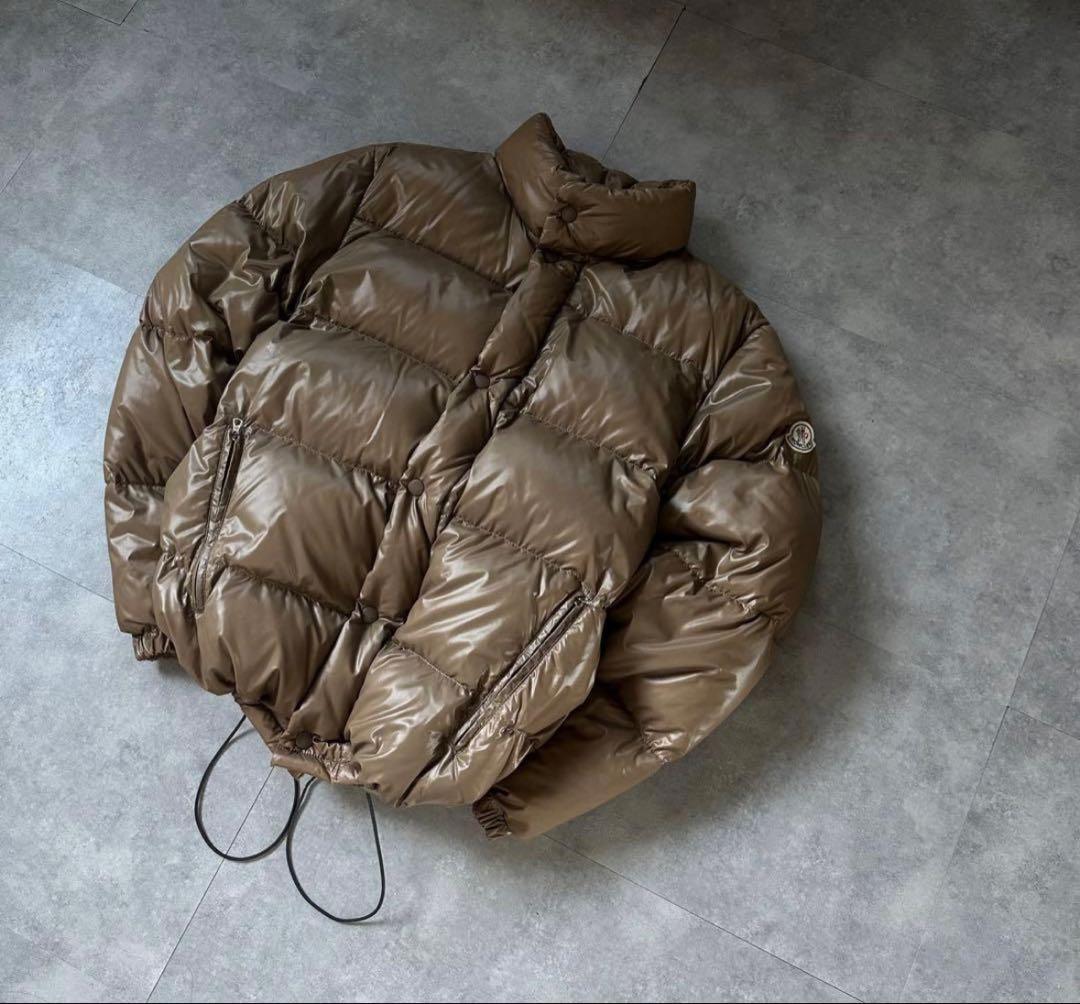 茶タグ⭐️モンクレールダウンジャケット　ブラウン