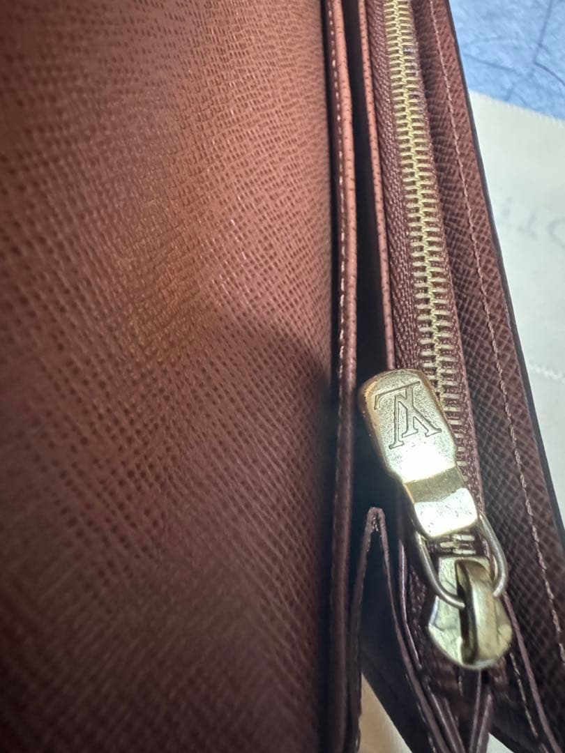 【美品】ルイ・ヴィトン　ポルトフォイユサラ