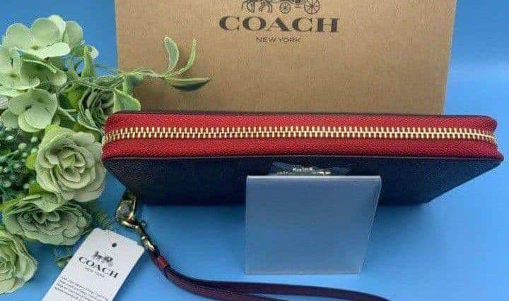 新品未使用コーチ長財布ブラウンレッドシグネチャー レディースメンズ送料無料