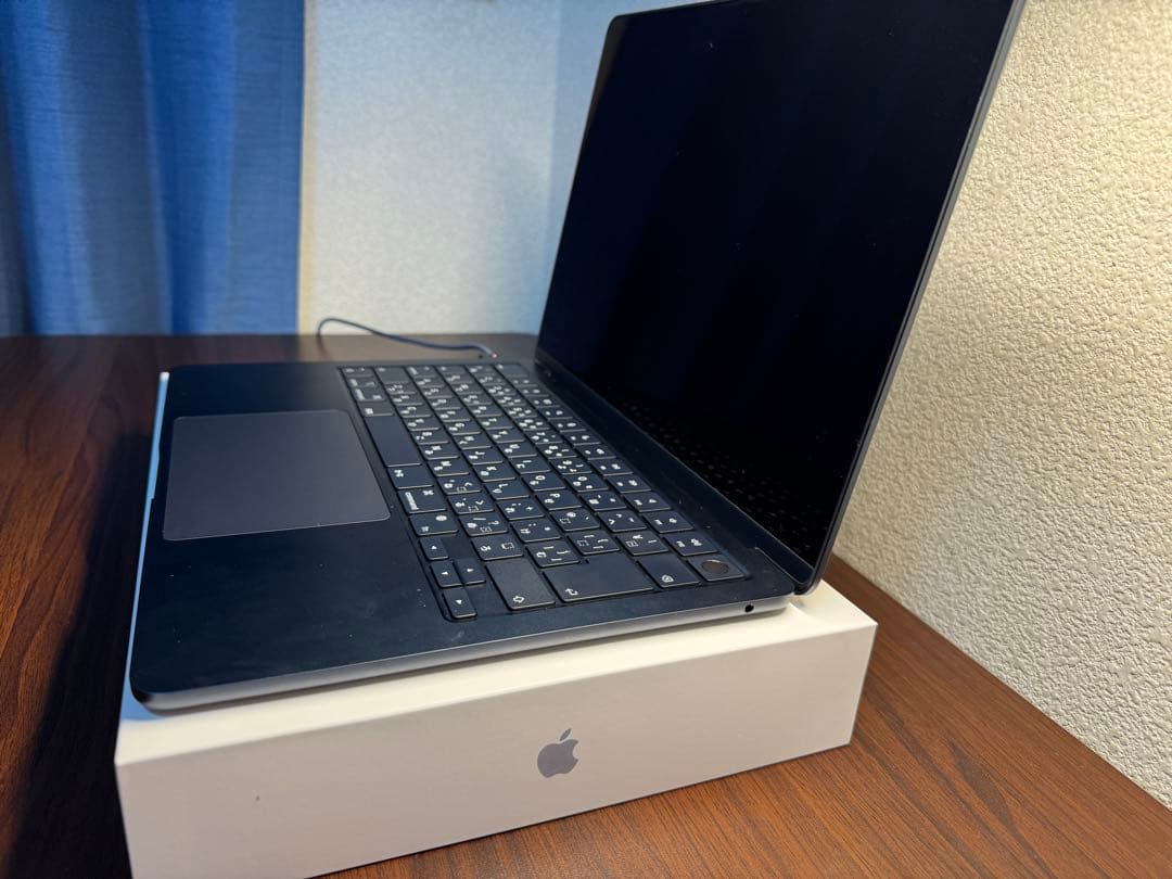 Apple MacBook Air 13インチ　M2 256 バッテリー100%