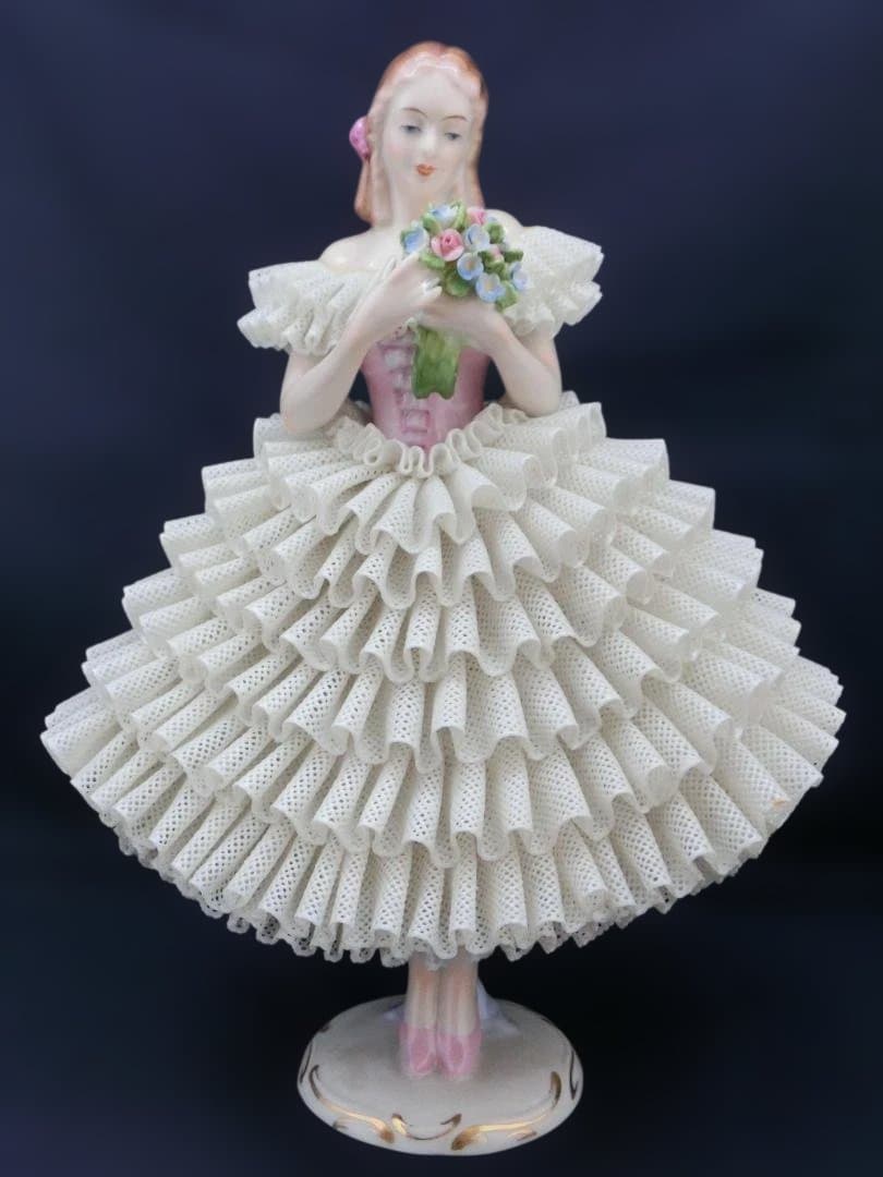 『ジッツェンドルフィン』レース・フィギュリンH.24cm