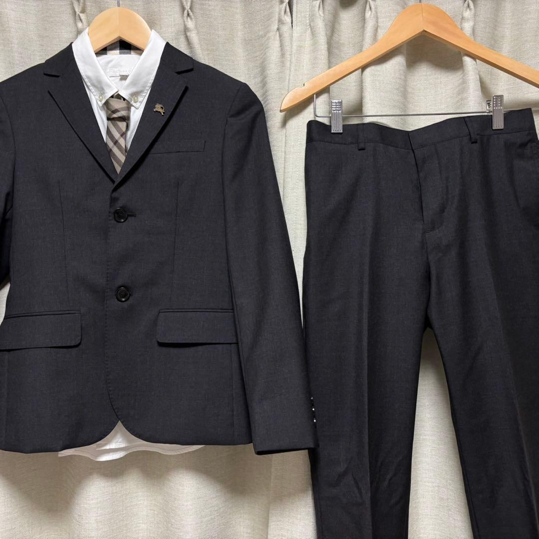 【美品】バーバリー　スーツ　ピンバッジ　卒業　受験　150 ネクタイ　エンブレム