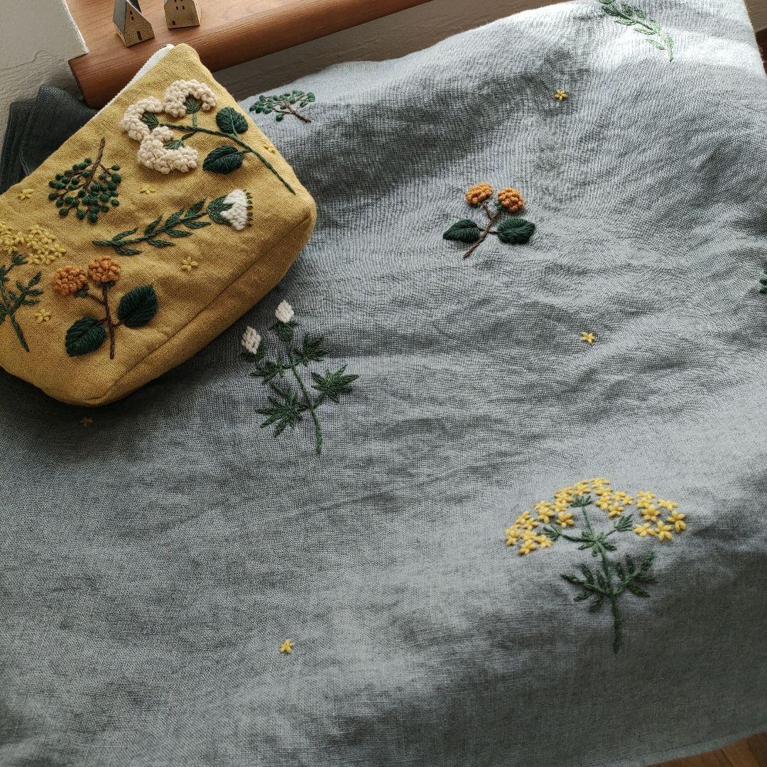 【リネン刺繍　Naoちゃん様オーダー専用ページ】マルチクロス　ボートポーチ