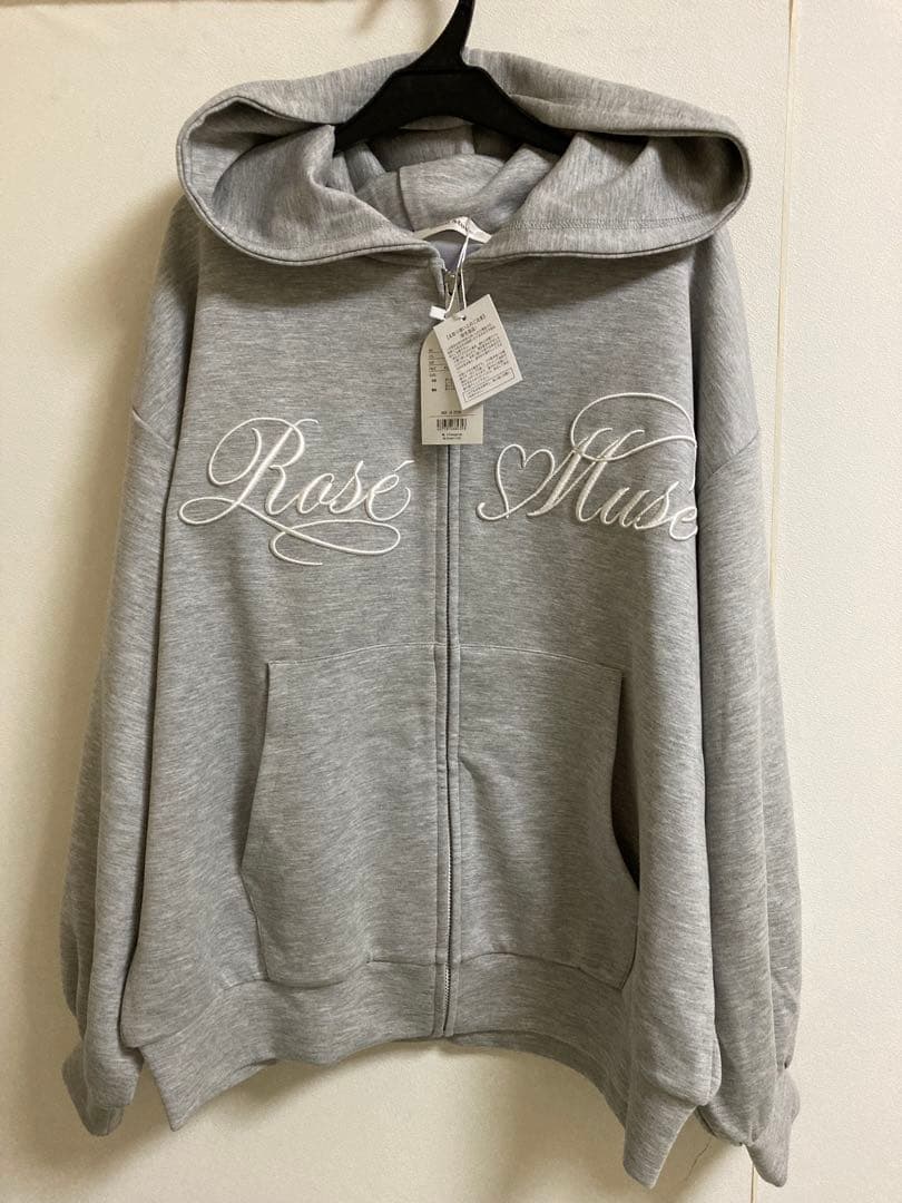 ロゼミューズ　Logo 3d embroidery hoodie パーカー