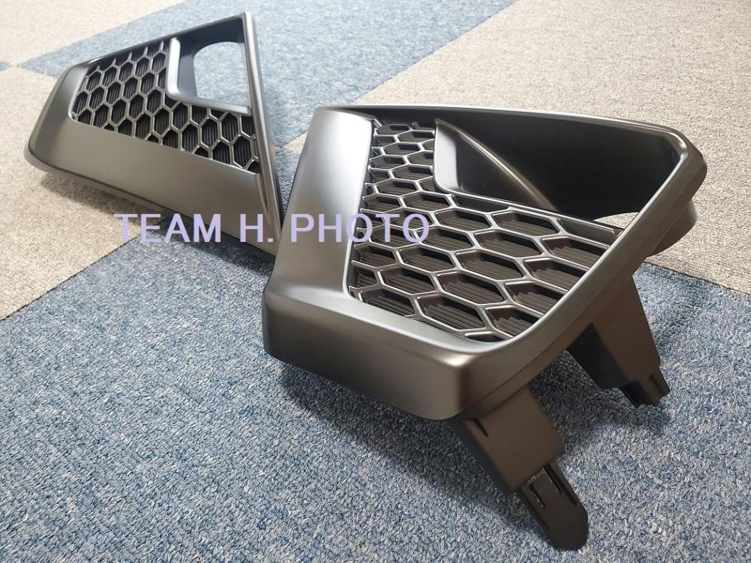 150系ランクルプラド　純正フォグランプガーニッシュ　マットブラック　カバー