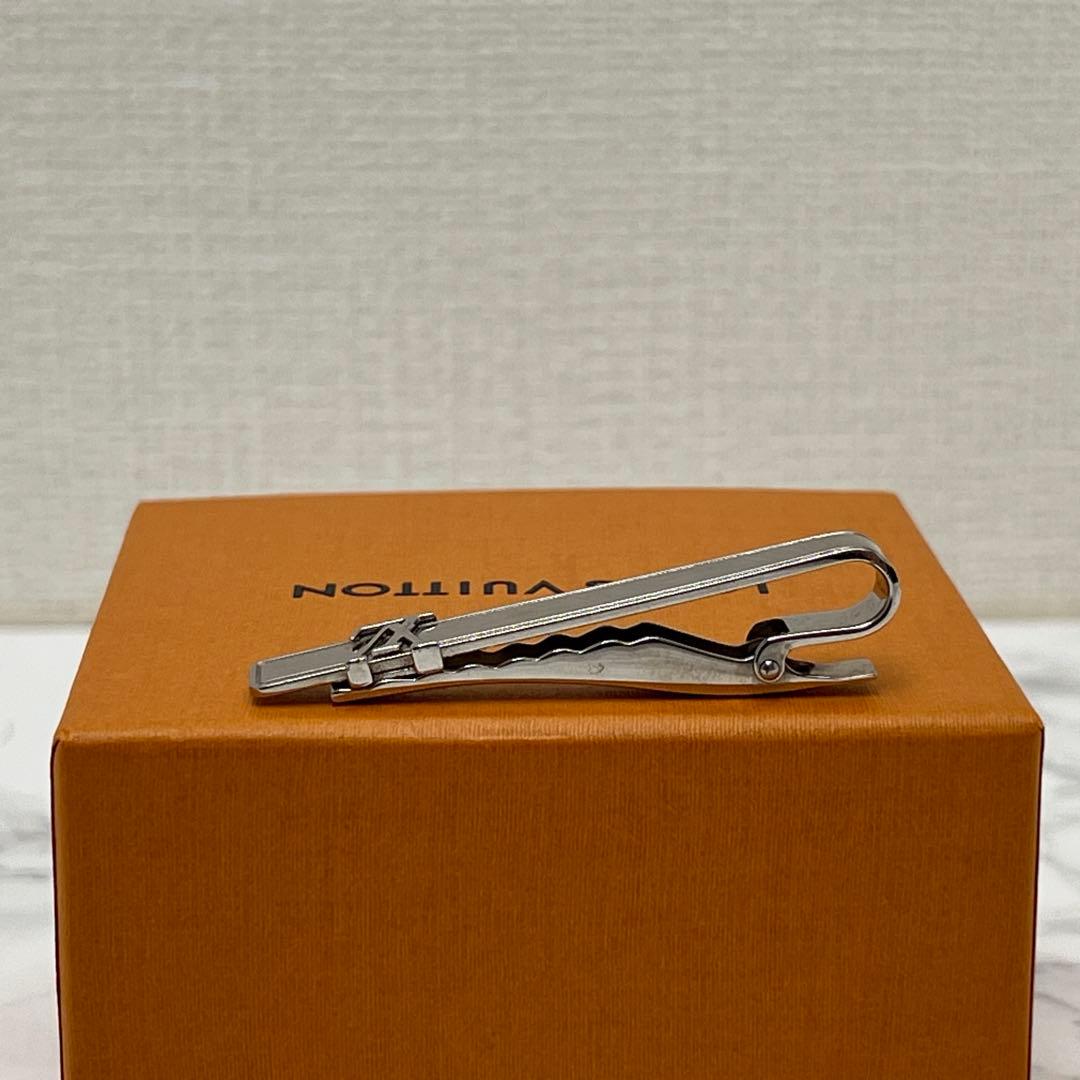 ルイヴィトン ネクタイピン・LV イニシャル ネクタイピン 現行品 シルバー