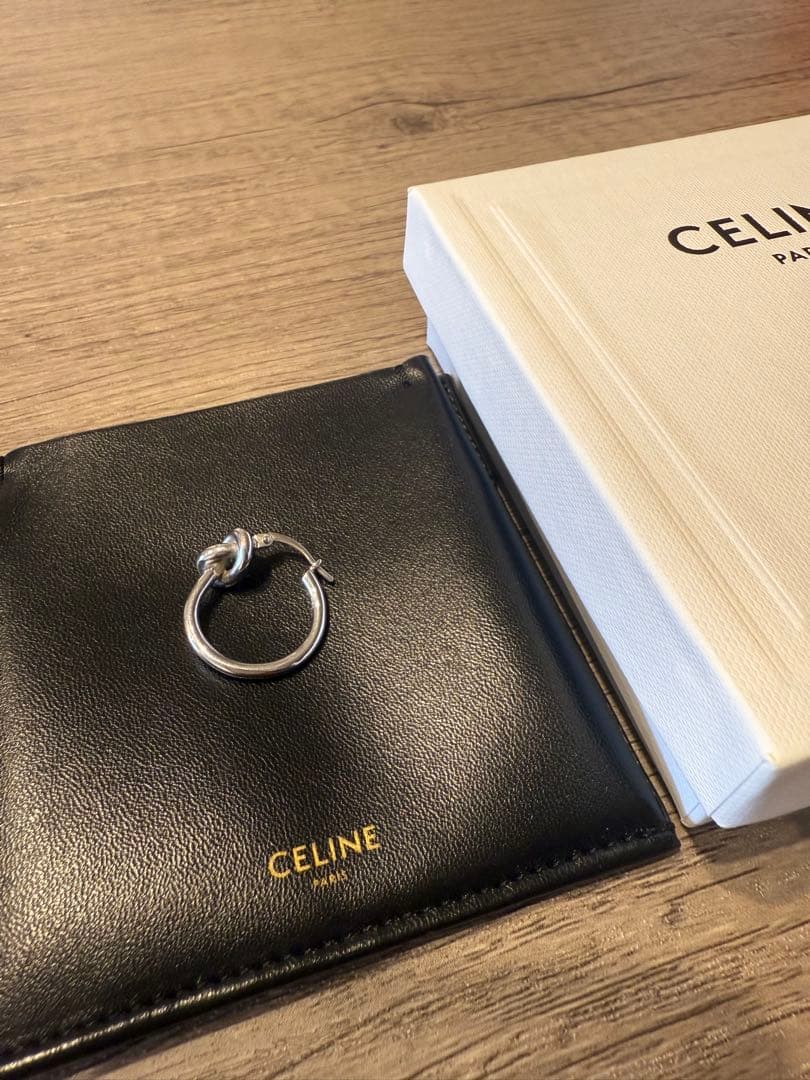 CELINE ノット スモールフープピアス