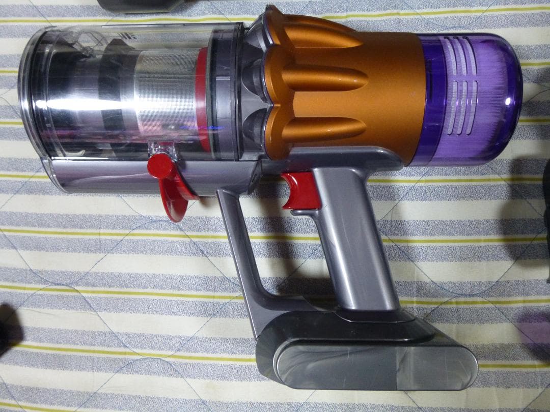 ダイソンSV18　動作確認済み　　目立つキズ無し　エコ54分　充電スタンド付属