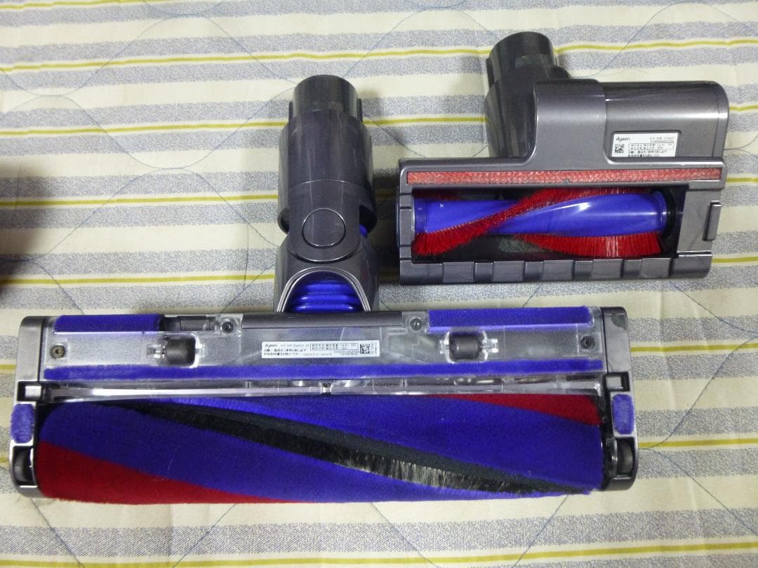 ダイソンSV18　動作確認済み　　目立つキズ無し　エコ54分　充電スタンド付属