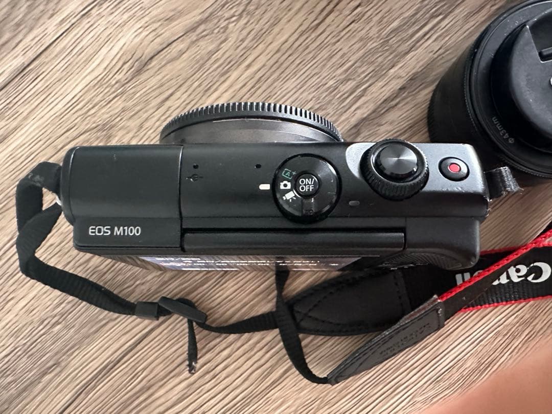 Canon EOS M100 ミラーレスカメラ 2レンズ付き