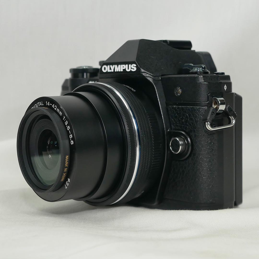 オリンパス OM-D E-M10 Mark III EZダブルズームキット