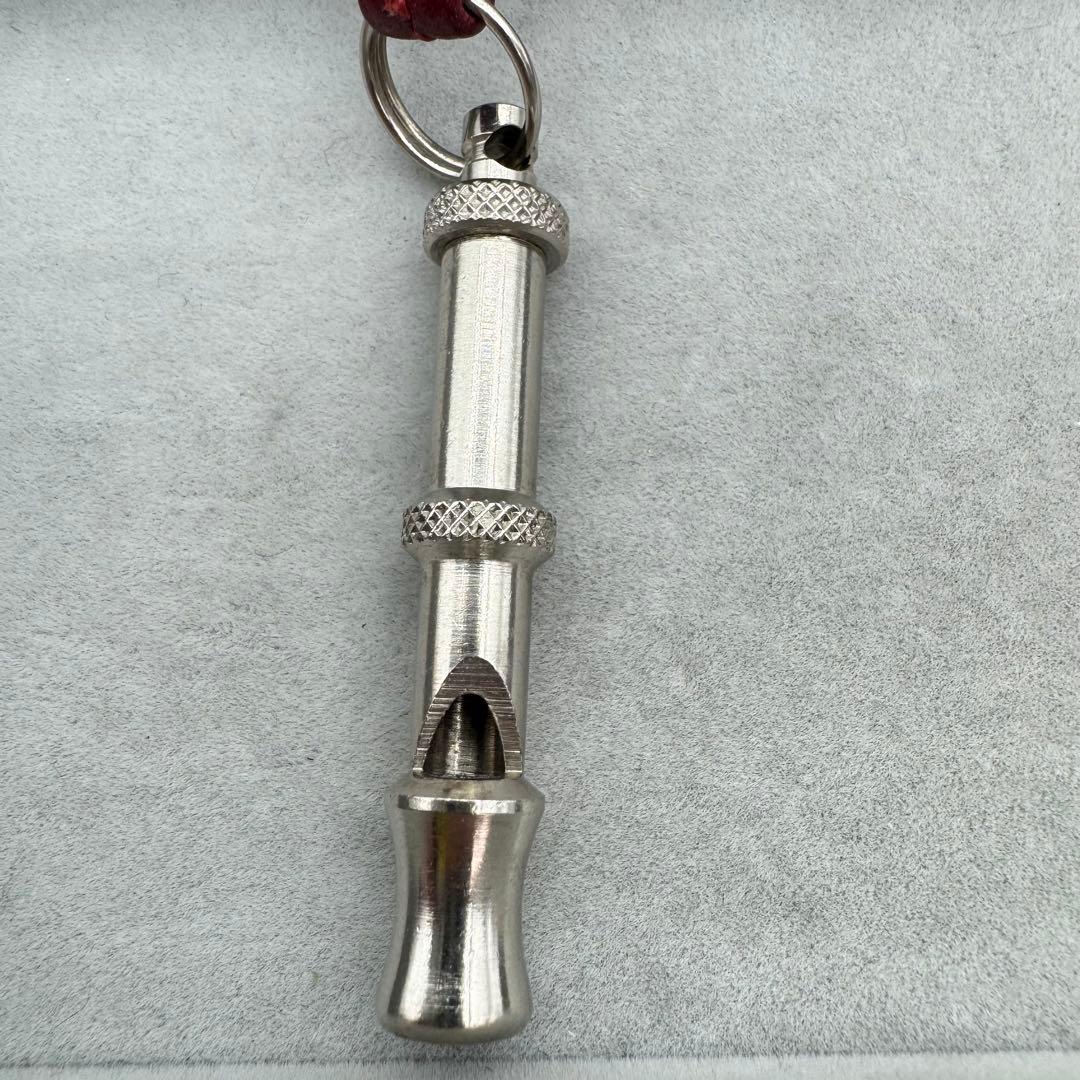 【人気】HERMES シフレ ドッグホイッスル 犬笛 ペンダント　ワイン