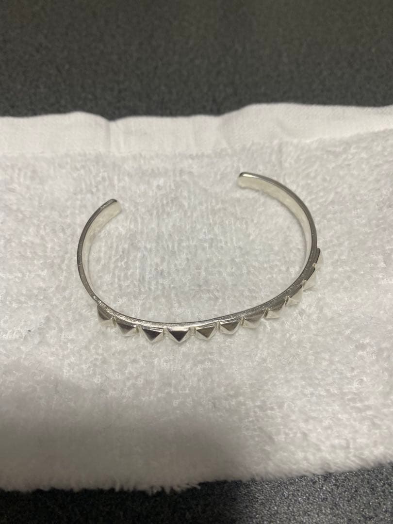 e.m. シルバースタッズバングル SPB-AB08