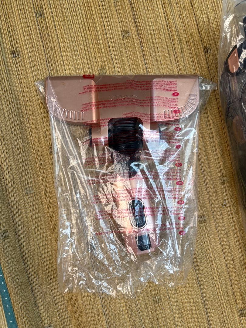 Shark シャーク　充電式サイクロンスティッククリーナー　CH966JLC