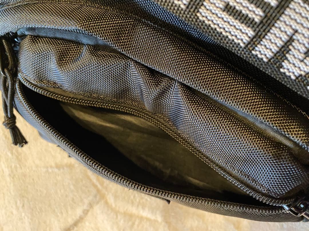 Supreme ボディバッグ・ウエストポーチ ブラック