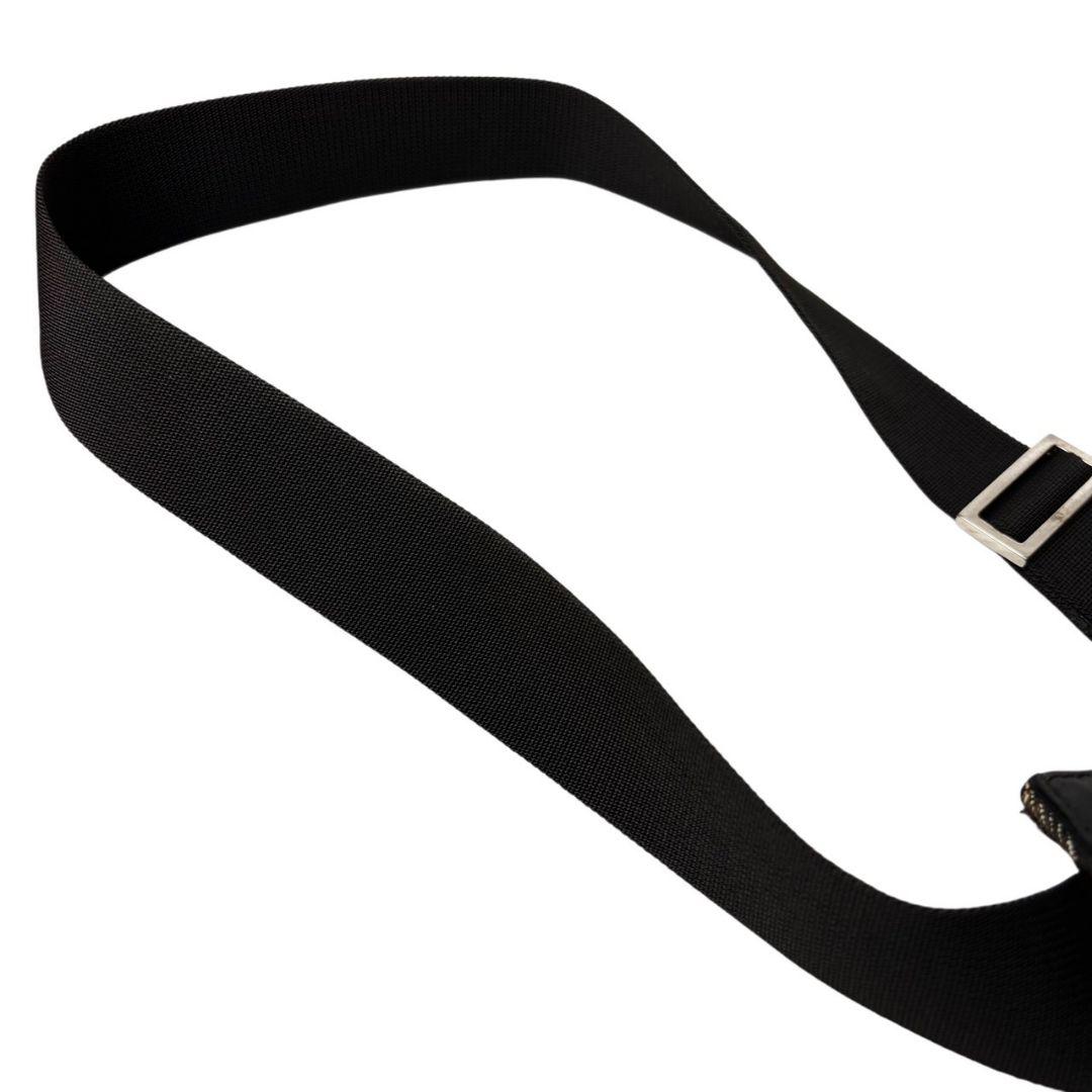 059 GUCCI ウエストポーチ ボディバッグ GGキャンバス g2