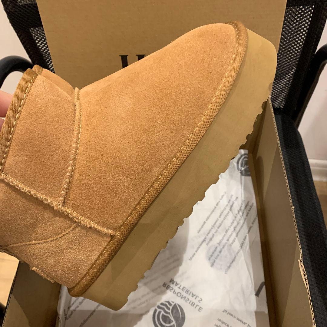 未使用♡UGG クラシックミニ　24センチ　ブラウンムートンブーツ厚底