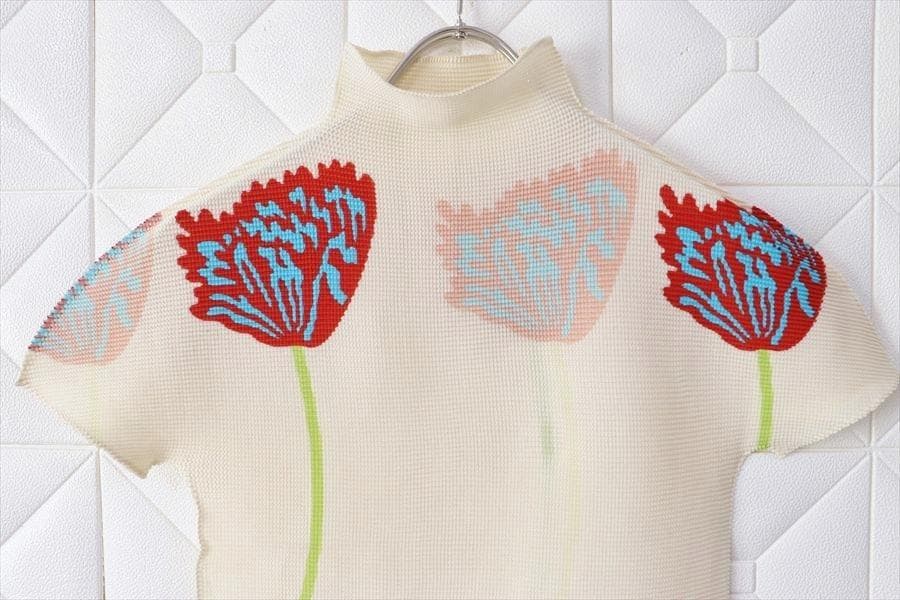 me ISSEY MIYAKE ミーイッセイミヤケ カットソー