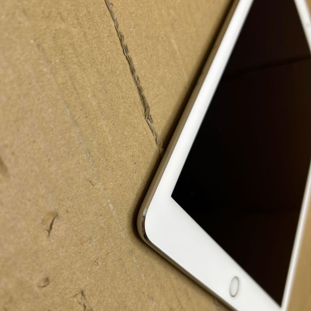 Apple iPad Air 2 Wi-Fi +セルラー　128GB シルバー