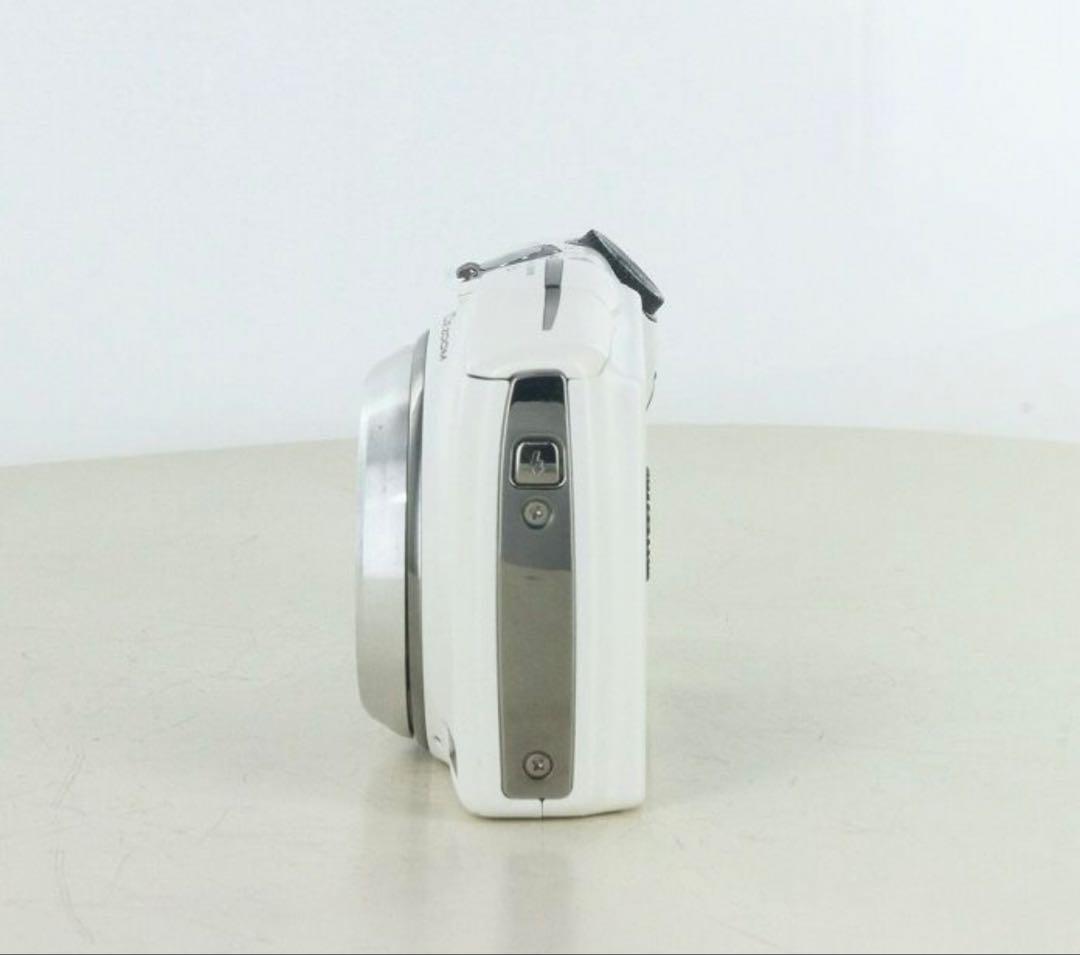 FUJIFILM F800EXR 20倍ズーム ホワイト