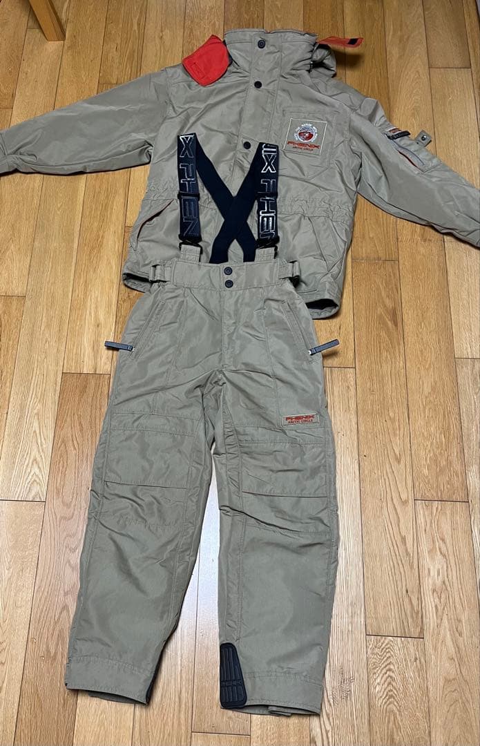 カーキ スキーウェア 上下セット