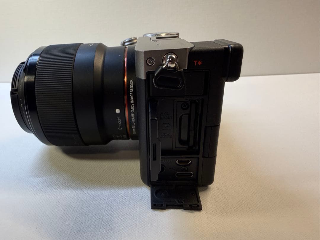 Sony α7C ミラーレス一眼＋単焦点レンズ