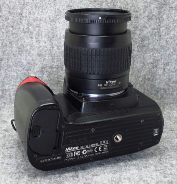 Nikon D70s　ズームレンズ付