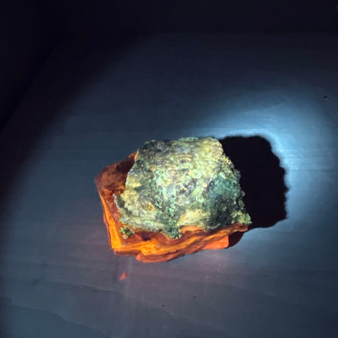 北海道石　然別オパール　蛍光オパール266g