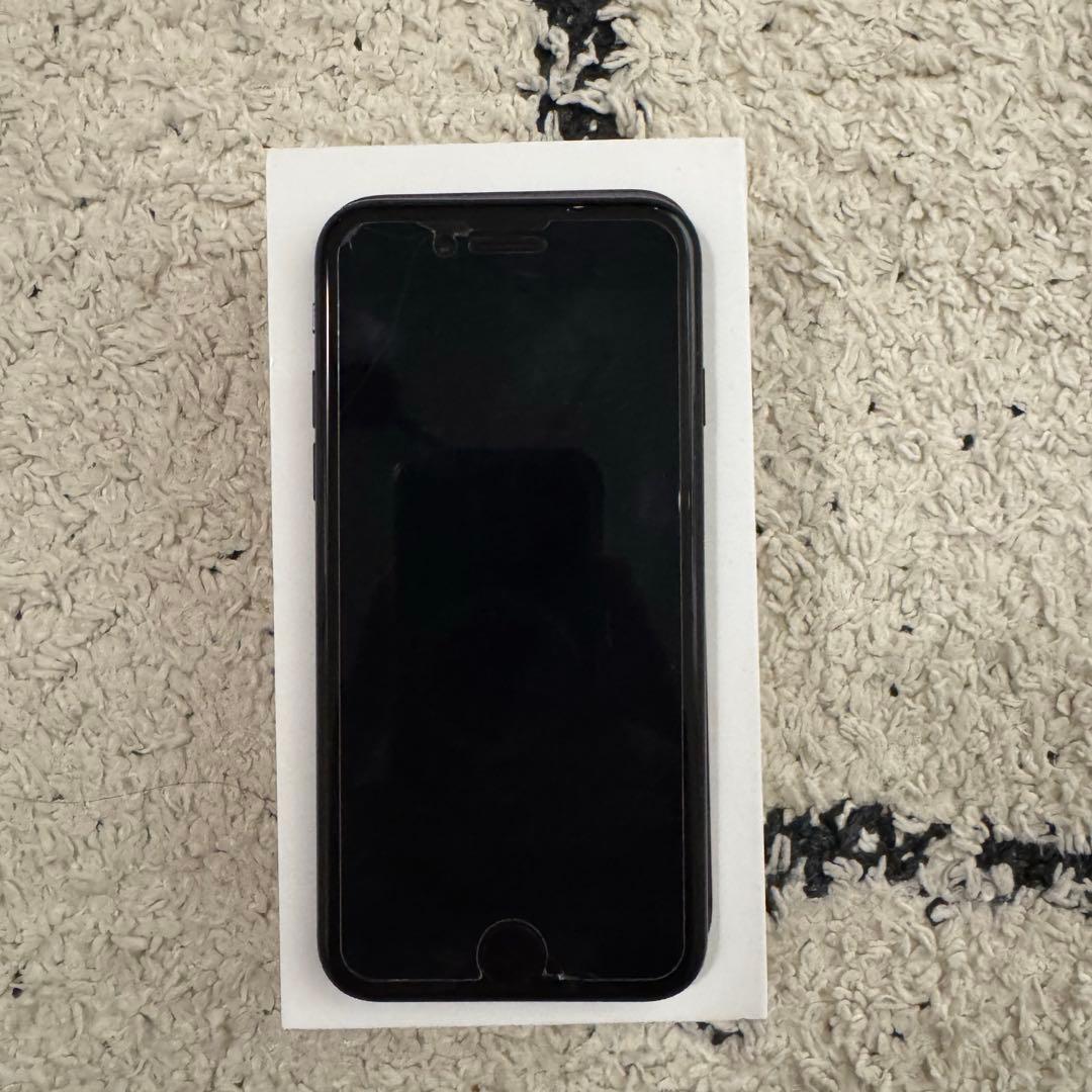 iPhone SE 第3世代　128GB