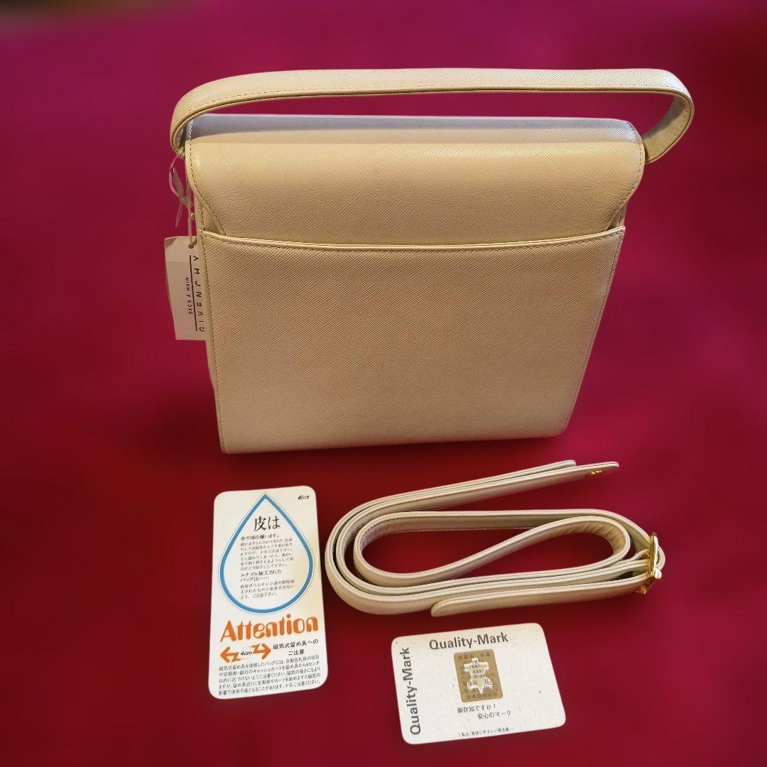 Whiteboo!!様 ジバンシー牛革　日本製　ハンドショルダー