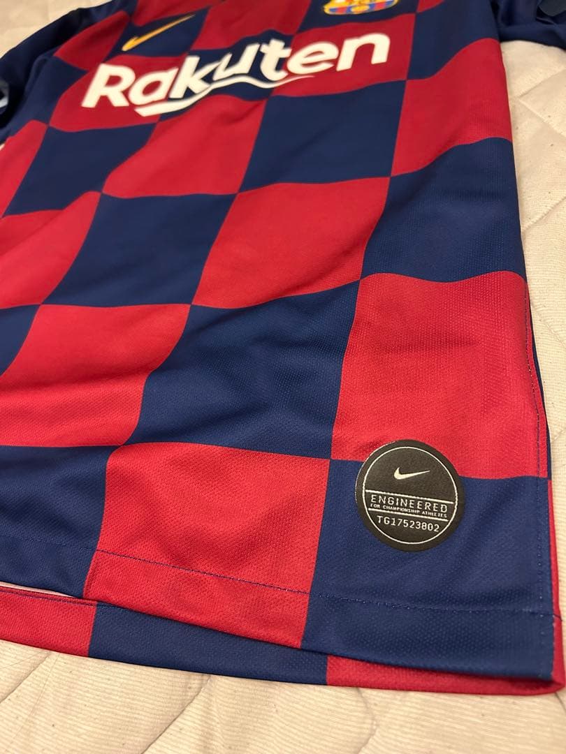 イン、セルジユニ