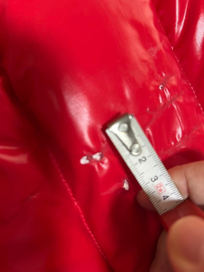あわあわ美品MONCLERレッド ダウンベスト 前面ジッパーポケット