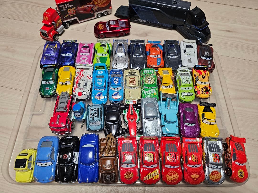 トミカ　カーズ　まとめ売り40台+トレーラー2台
