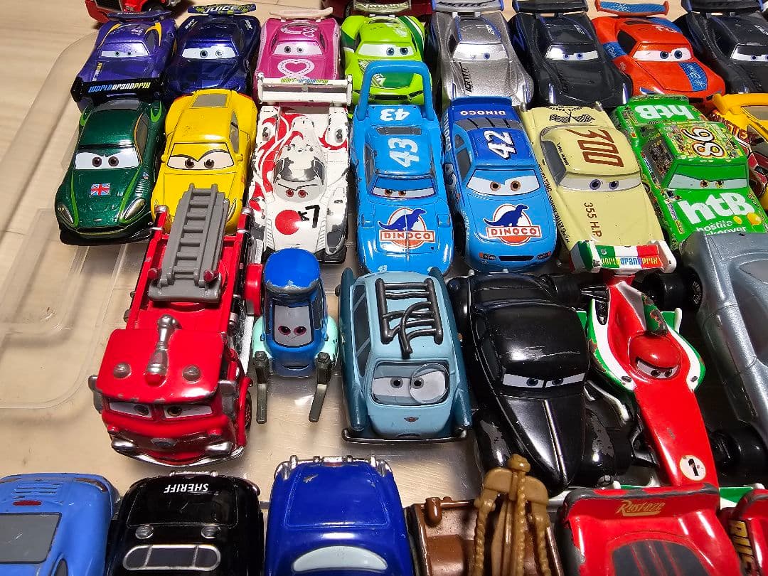 トミカ　カーズ　まとめ売り40台+トレーラー2台