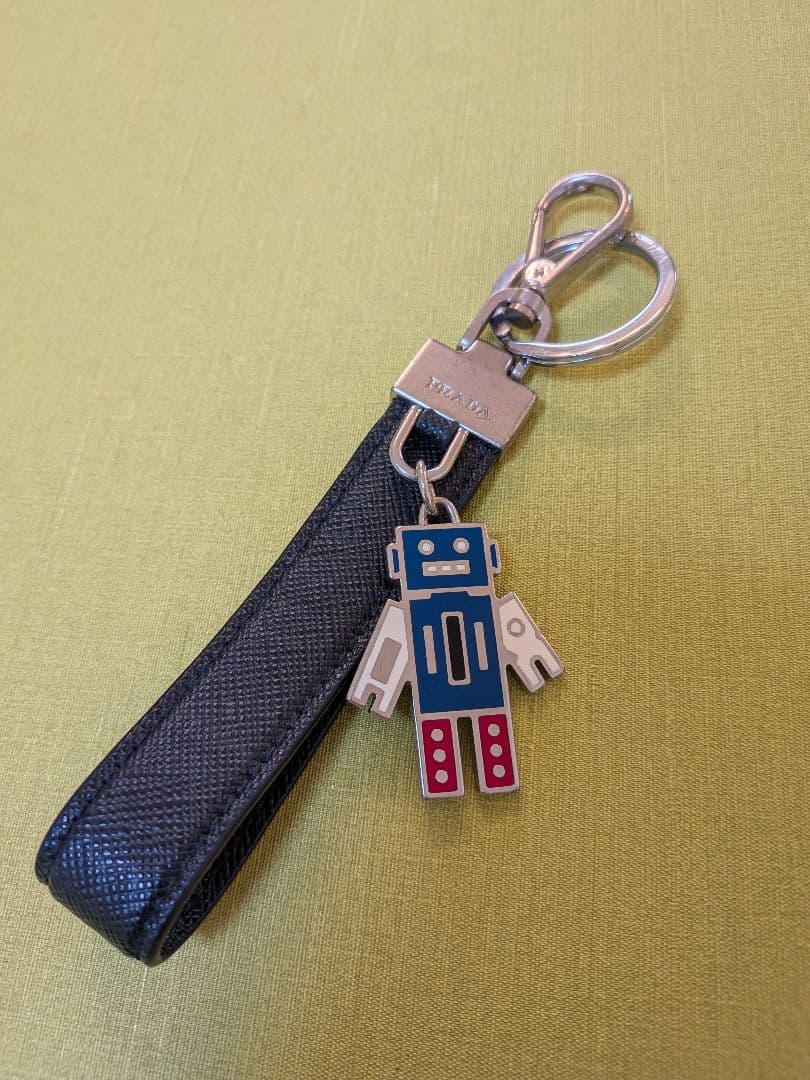 PRADA ロボット型レザーキーホルダー