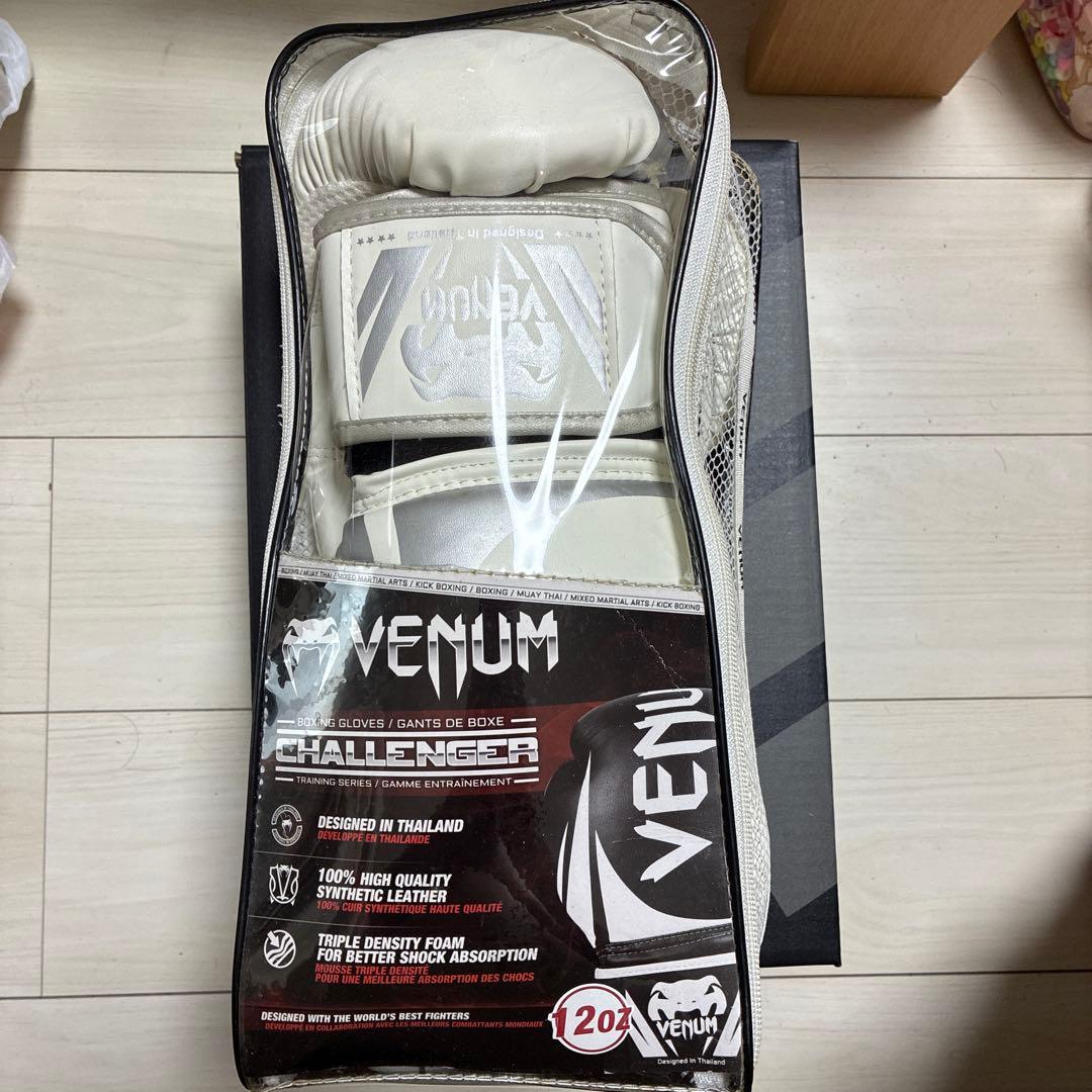 VENUM ボクシンググローブ　12oz