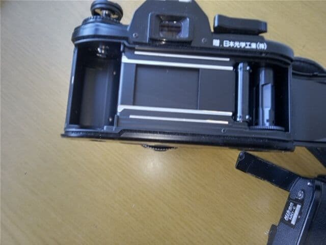 ㈱ニコン贈の銘が入った品！実働品！Nikon EM +モータードライブMD-E付