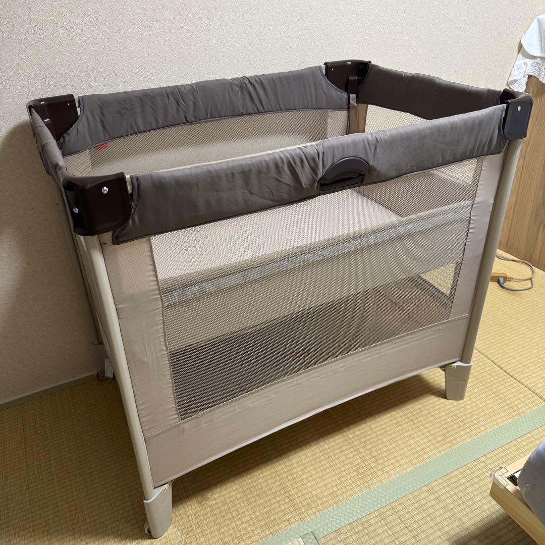 美品　ココネルエアー　ベビーベッド　アップリカ