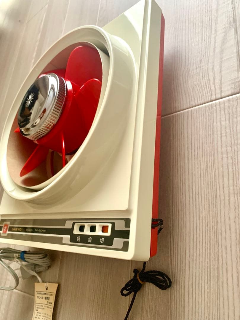 昭和レトロポップ☆サンヨー窓用換気扇 レッド　未使用品