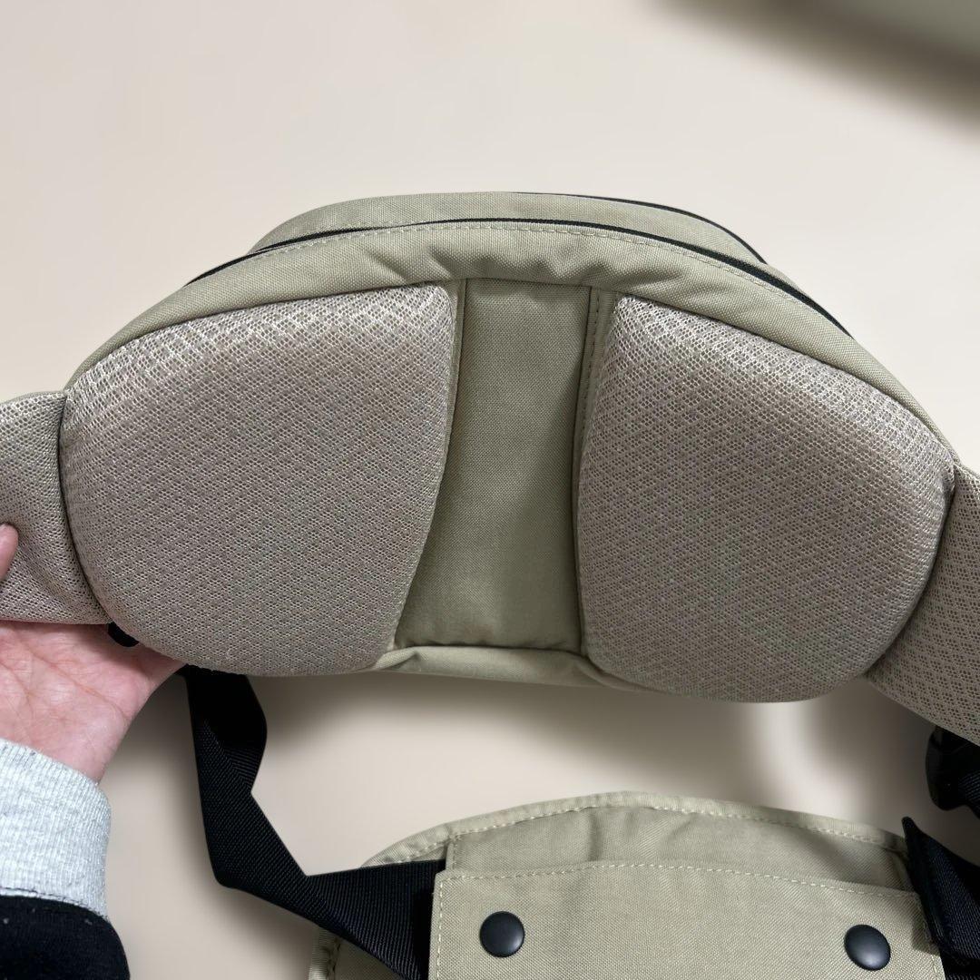 Hugoo ベージュ ウエストポーチ